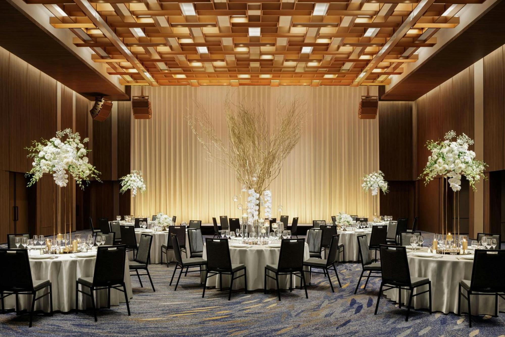 The Osaka Station Hotel, Autograph Collection Extérieur photo
