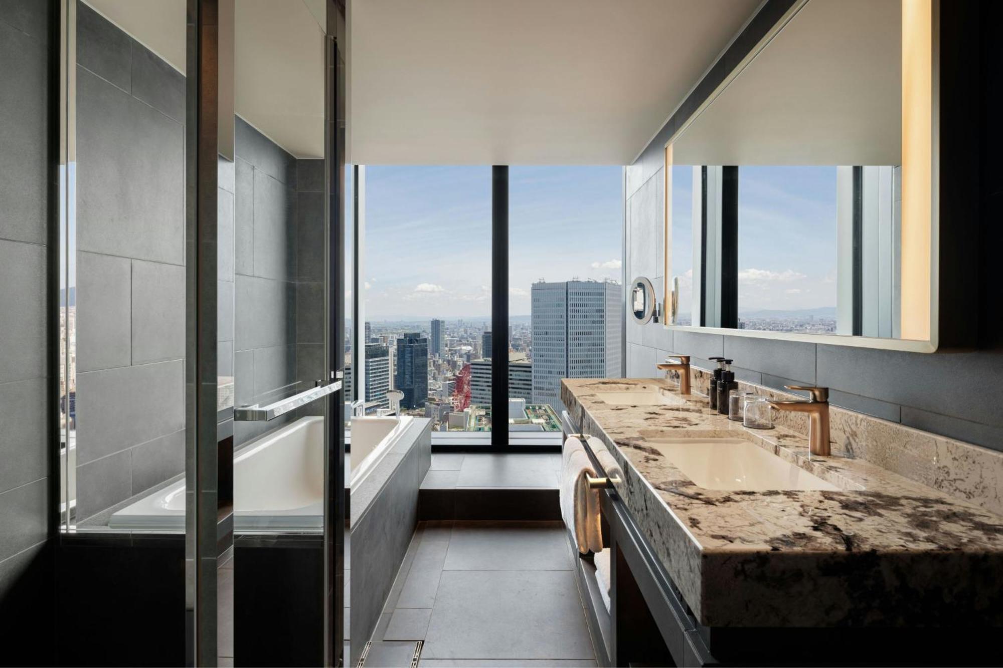 The Osaka Station Hotel, Autograph Collection Extérieur photo